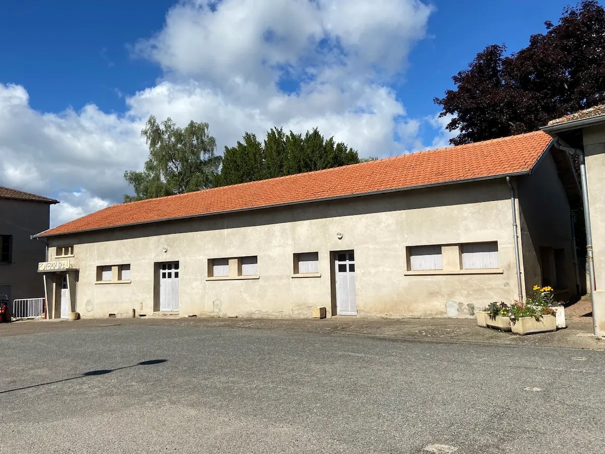 Foyer-rural-changy-ancien Foyer rural de changy avant rénovation par TB SOLUTIONS TRAVAUX